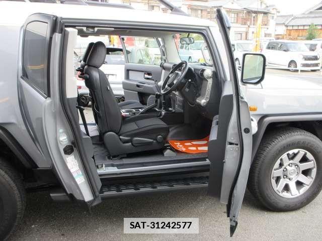 Toyota FJ CRUISER 2014-05 1870043-11