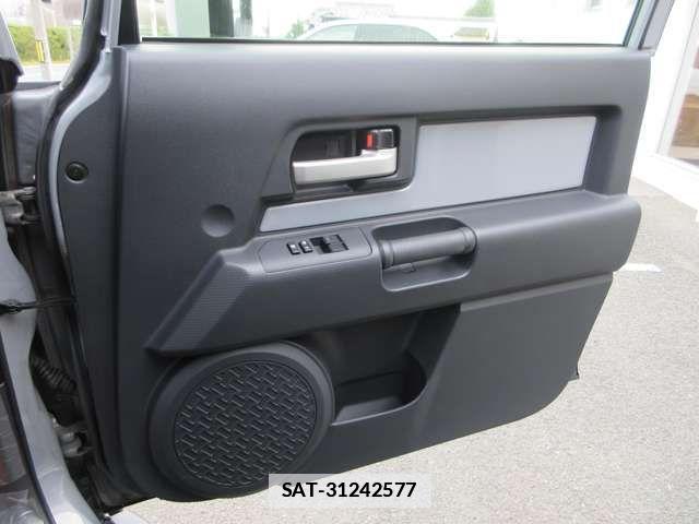 Toyota FJ CRUISER 2014-05 1870043-15