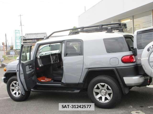 Toyota FJ CRUISER 2014-05 1870043-6