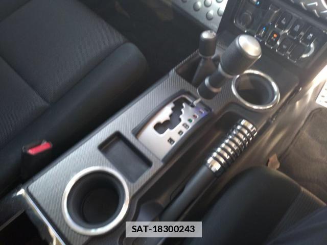 Toyota FJ CRUISER 2014-04 2348792-18