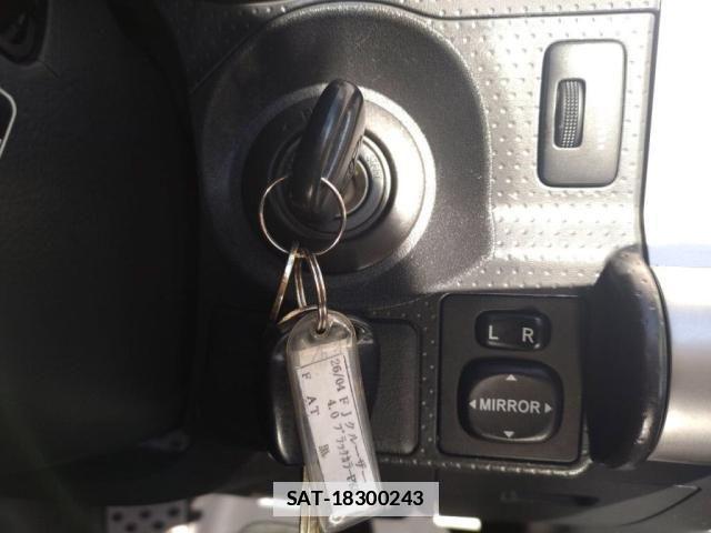 Toyota FJ CRUISER 2014-04 2348792-20