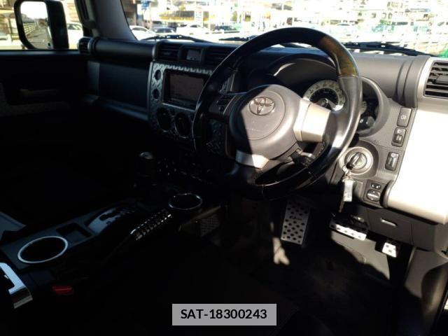 Toyota FJ CRUISER 2014-04 2348792-2