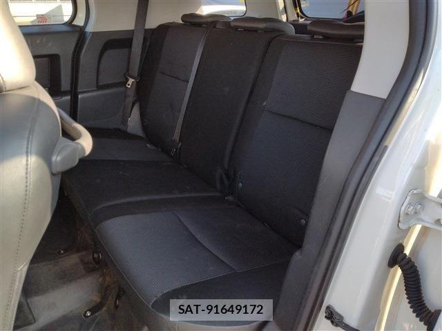 Toyota FJ CRUISER 2017-10 2446463-27