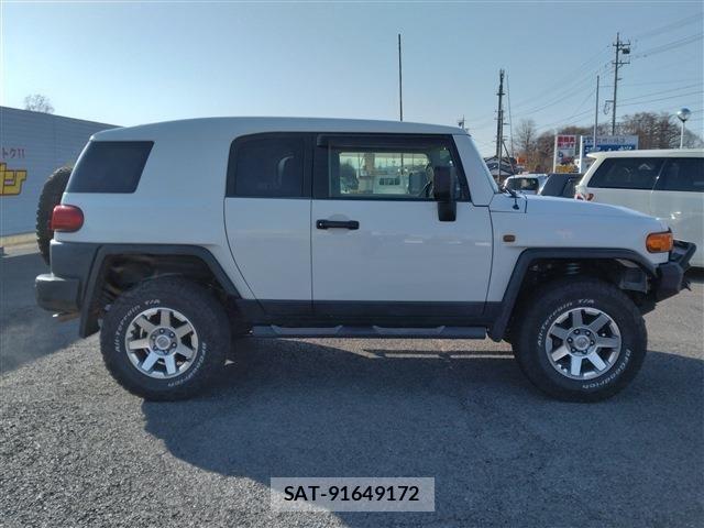 Toyota FJ CRUISER 2017-10 2446463-3