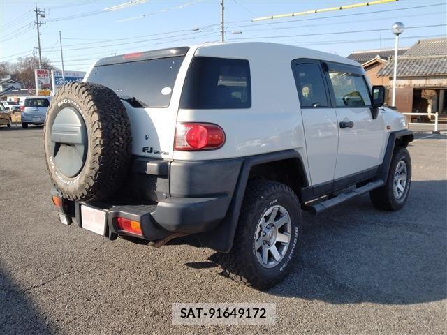 Toyota FJ CRUISER 2017-10 2446463-4