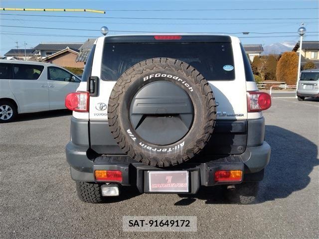 Toyota FJ CRUISER 2017-10 2446463-5