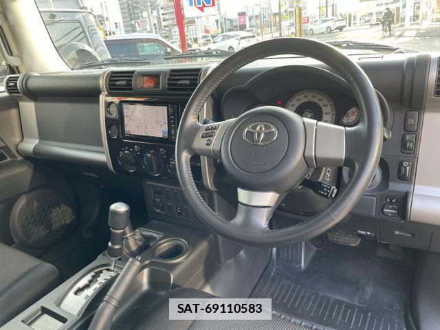 Toyota FJ CRUISER 2015-04 3373433-10