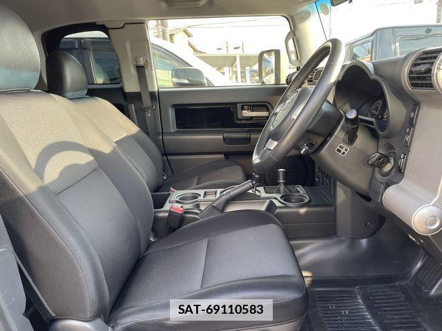 Toyota FJ CRUISER 2015-04 3373433-11
