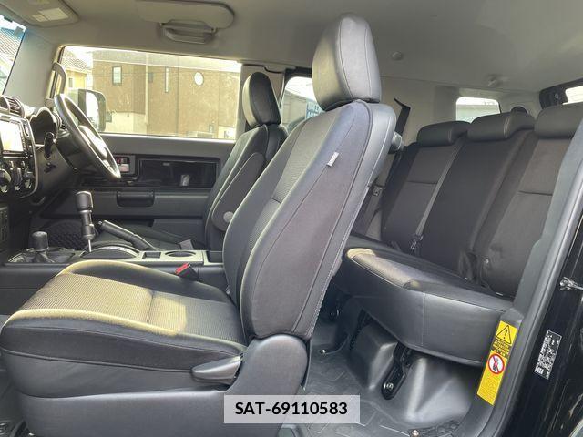Toyota FJ CRUISER 2015-04 3373433-16