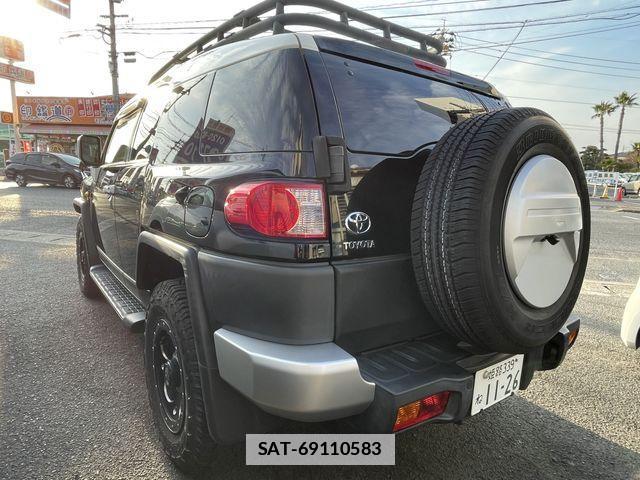 Toyota FJ CRUISER 2015-04 3373433-4
