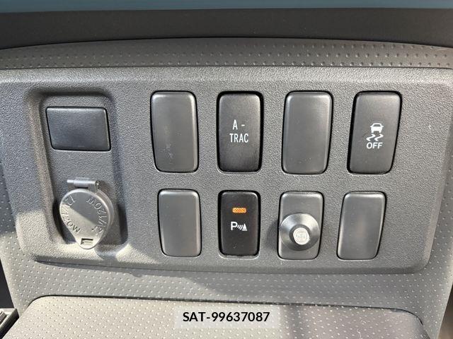 Toyota FJ CRUISER 2015-11 3832665-12