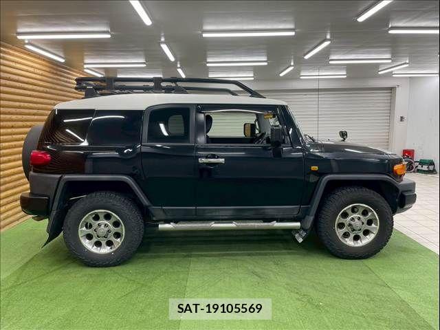 Toyota FJ CRUISER 2013-01 4420701-14