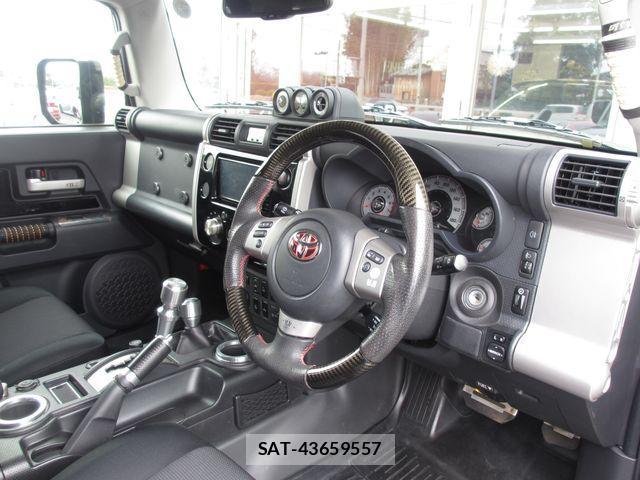 Toyota FJ CRUISER 2015-11 4592234-17