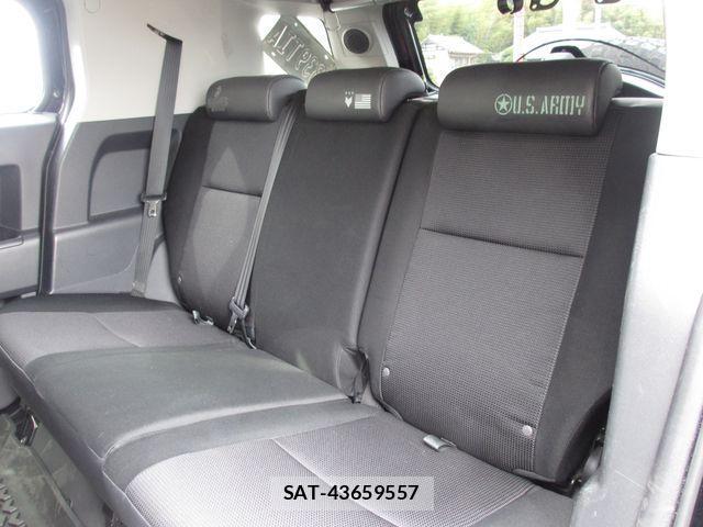 Toyota FJ CRUISER 2015-11 4592234-25