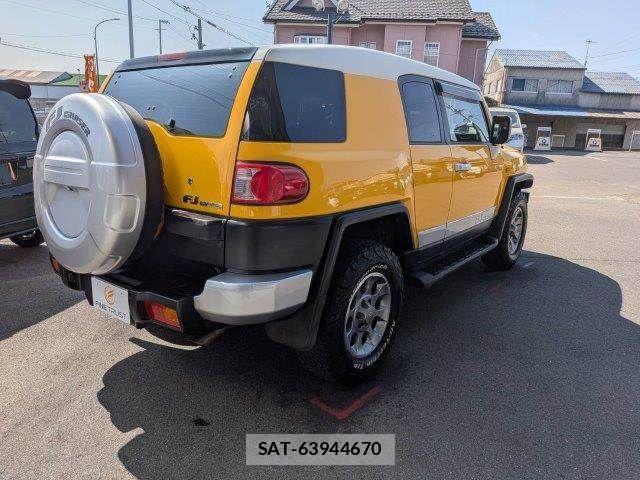 Toyota FJ CRUISER 2011-02 4638962-17