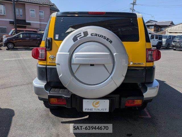 Toyota FJ CRUISER 2011-02 4638962-18