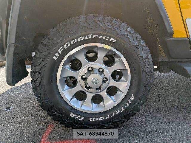 Toyota FJ CRUISER 2011-02 4638962-25