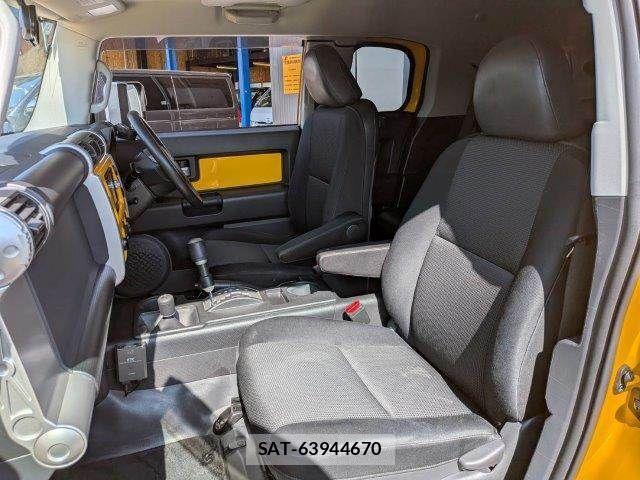 Toyota FJ CRUISER 2011-02 4638962-29