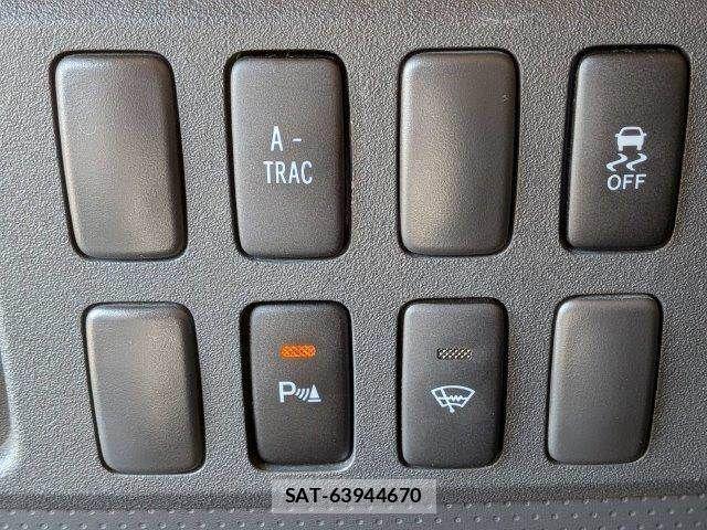 Toyota FJ CRUISER 2011-02 4638962-3