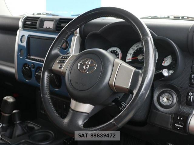 Toyota FJ CRUISER 2013-01 4942061-16