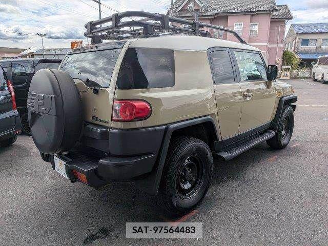 Toyota FJ CRUISER 2011-05 5867760-16