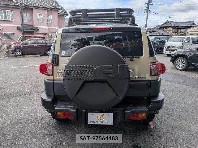 Toyota FJ CRUISER 2011-05 5867760-17