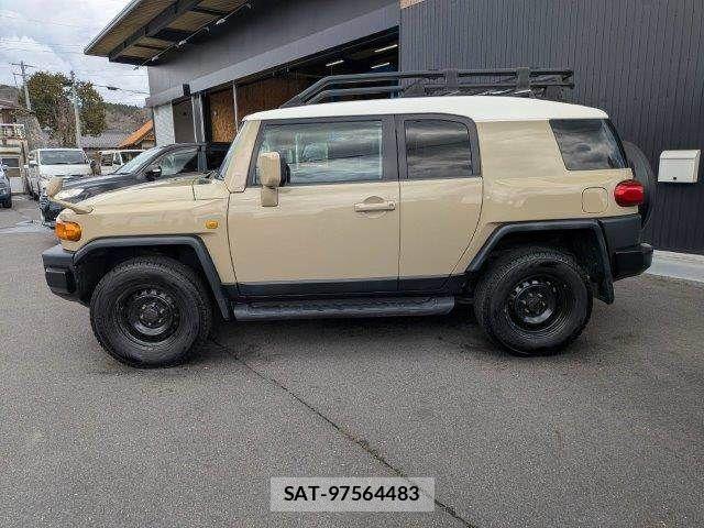 Toyota FJ CRUISER 2011-05 5867760-19
