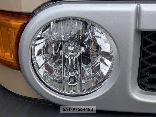 Toyota FJ CRUISER 2011-05 5867760-21