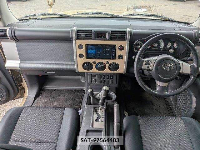 Toyota FJ CRUISER 2011-05 5867760-2