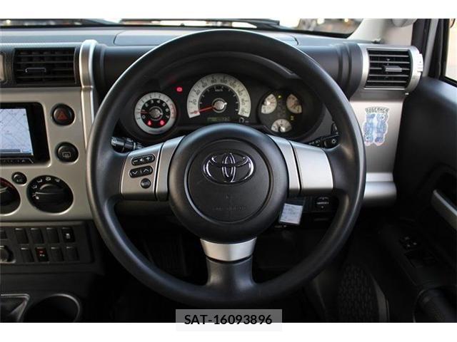 Toyota FJ CRUISER 2013-03 5867745-17