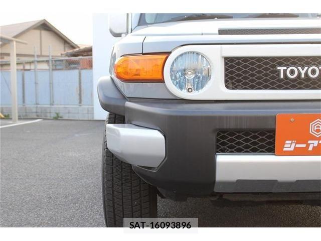 Toyota FJ CRUISER 2013-03 5867745-24
