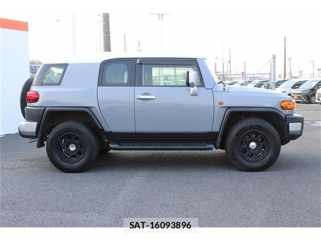 Toyota FJ CRUISER 2013-03 5867745-7