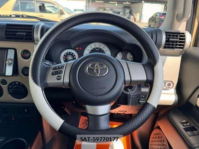 Toyota FJ CRUISER 2011-07 5867750-12