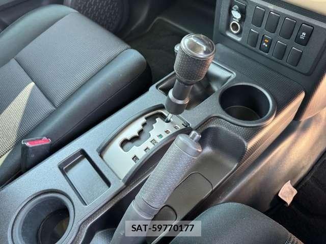 Toyota FJ CRUISER 2011-07 5867750-21