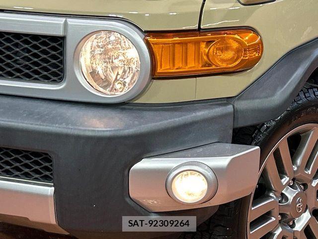 Toyota FJ CRUISER 2016-09 5867720-11