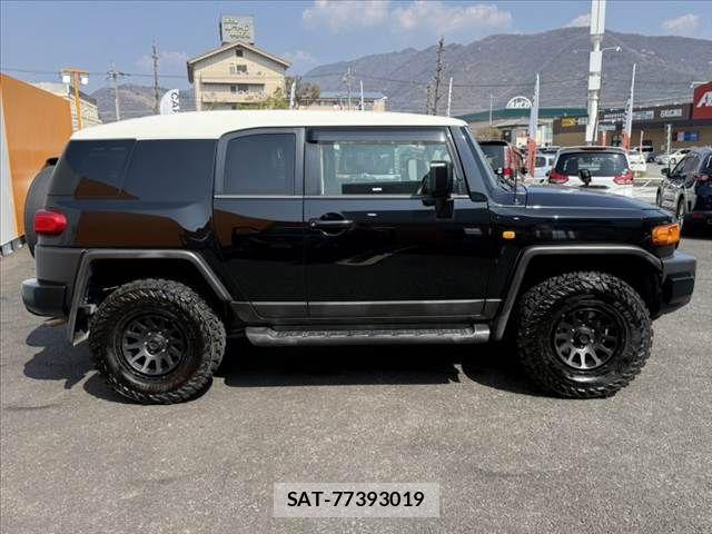 Toyota FJ CRUISER 2012-06 5867727-11