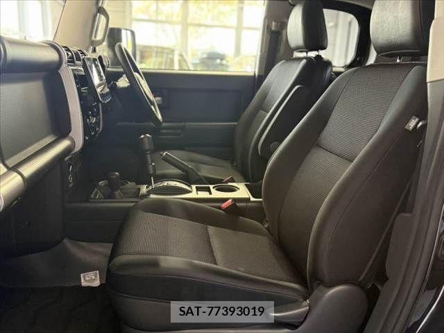 Toyota FJ CRUISER 2012-06 5867727-16