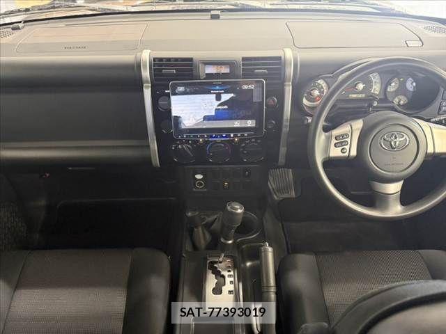 Toyota FJ CRUISER 2012-06 5867727-1
