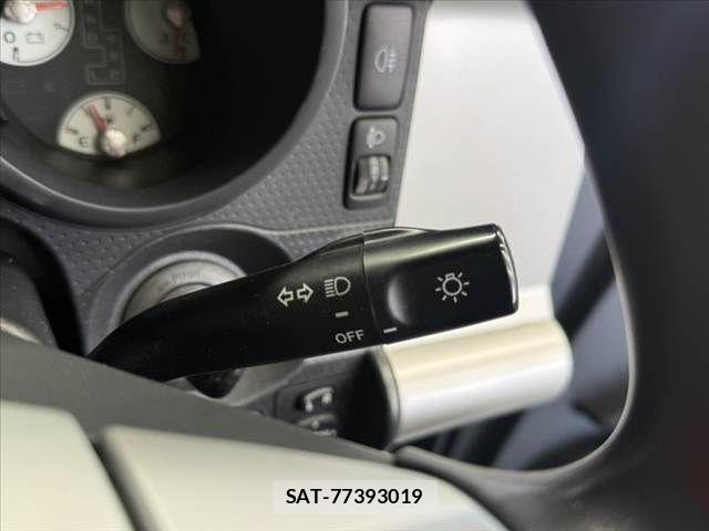 Toyota FJ CRUISER 2012-06 5867727-25