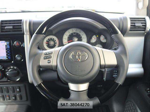Toyota FJ CRUISER 2011-01 5867724-9