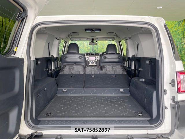 Toyota FJ CRUISER 2017-10 6264085-9