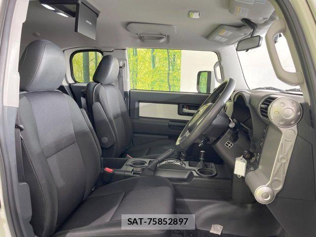 Toyota FJ CRUISER 2017-10 6264085-7
