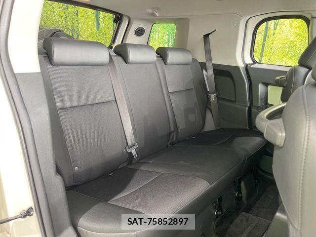 Toyota FJ CRUISER 2017-10 6264085-8