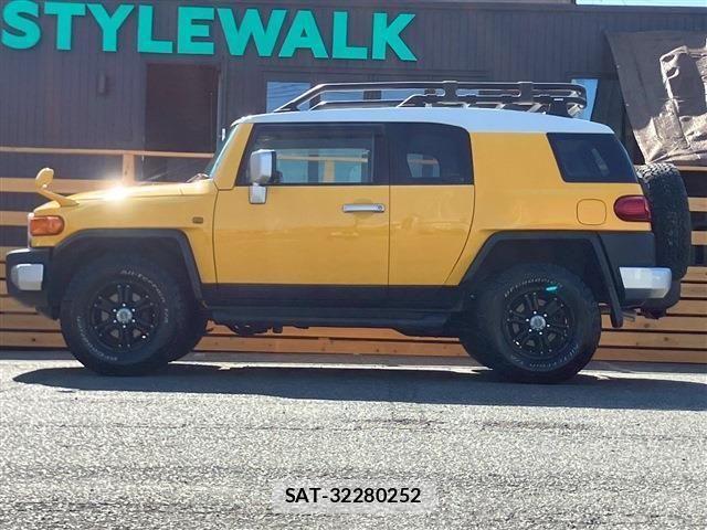 Toyota FJ CRUISER 2011-02 6276355-10