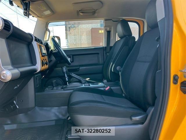 Toyota FJ CRUISER 2011-02 6276355-13