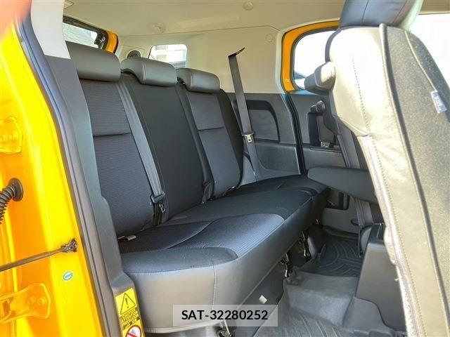Toyota FJ CRUISER 2011-02 6276355-14