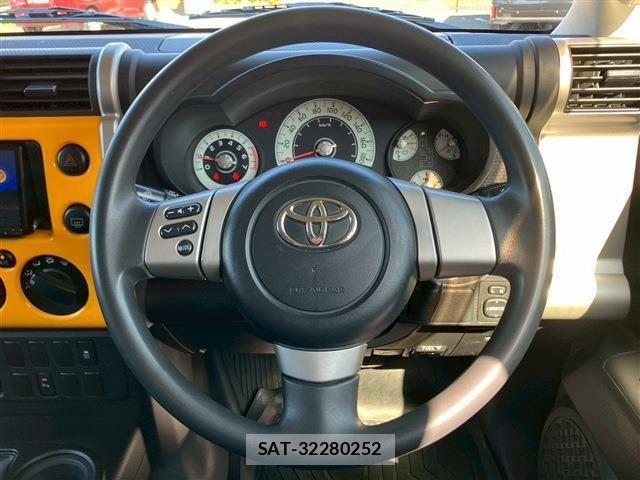 Toyota FJ CRUISER 2011-02 6276355-19
