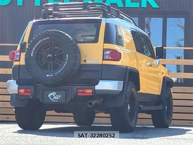 Toyota FJ CRUISER 2011-02 6276355-7