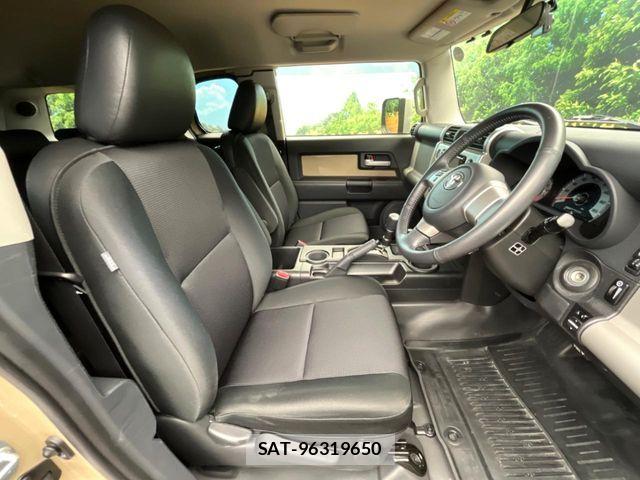 Toyota FJ CRUISER 2017-06 6641581-7