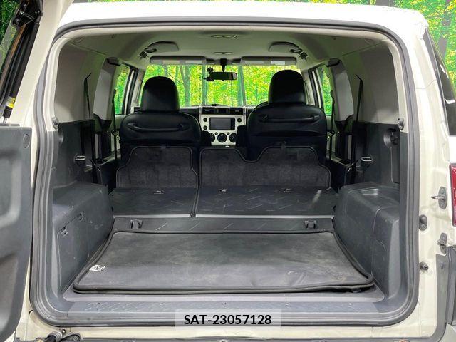 Toyota FJ CRUISER 2011-06 6671305-10